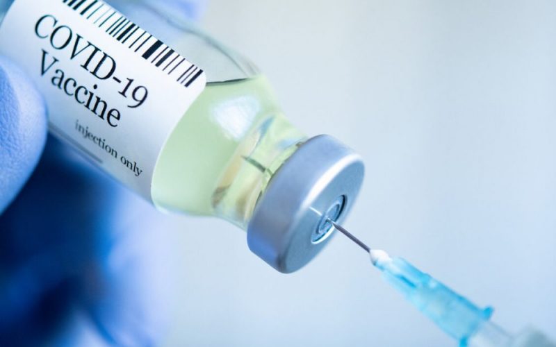 Infecciones y muertes tras la vacuna de Covid son raras, muestra estudio británico