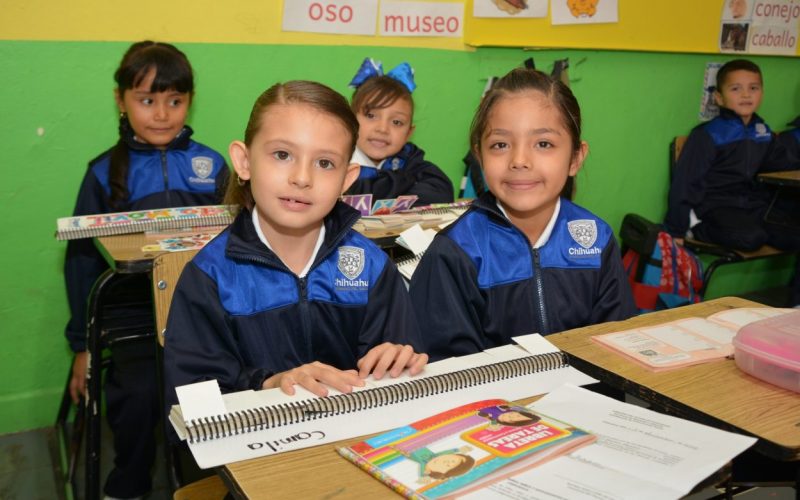 Logros con Valor: 634 mil alumnas y alumnos recibieron uniformes escolares