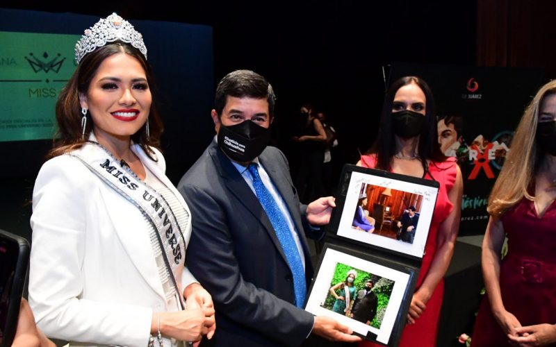 Llega Miss Universo a México eres ejemplo para las y los chihuahuenses: Javier Corral a Andrea Meza.