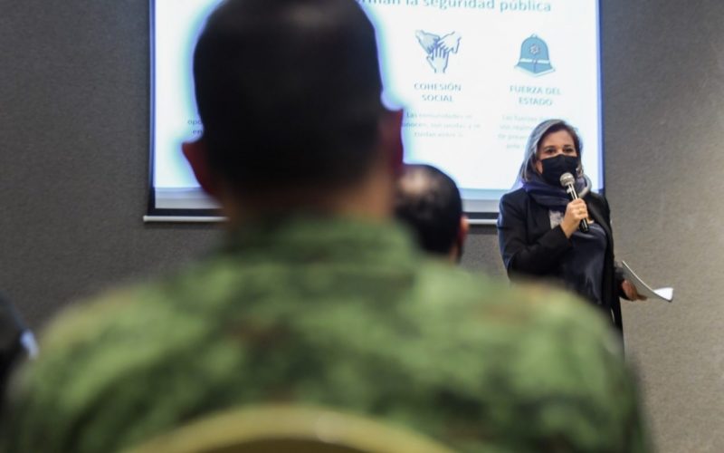 Imparte Maru Campos conferencia ante militares que cursan la Maestría en Seguridad del Colegio de Defensa Nacional