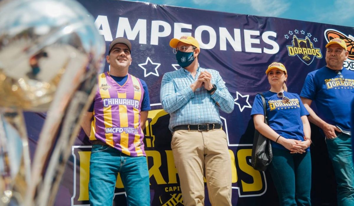 Recibe Gobierno Municipal trofeo de Dorados por campeonato de Liga Básquetbol Estatal 2022