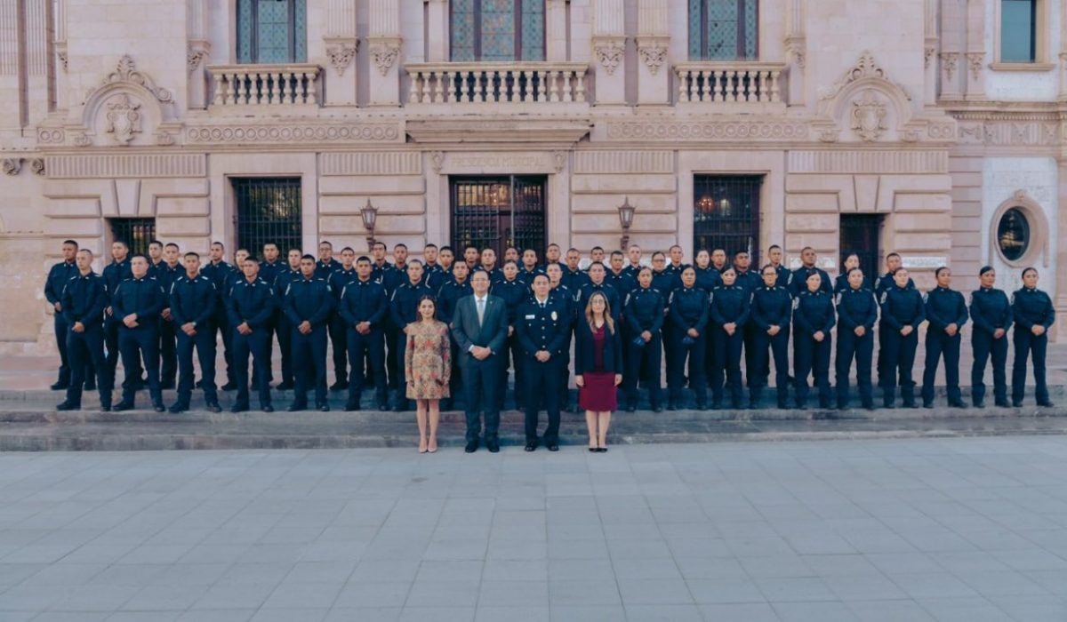 Toman foto oficial a la primera generación de cadetes de policía del ISSCUU