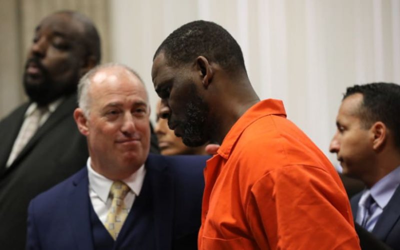 R. Kelly recibe 30 años de cárcel en caso de tráfico sexual