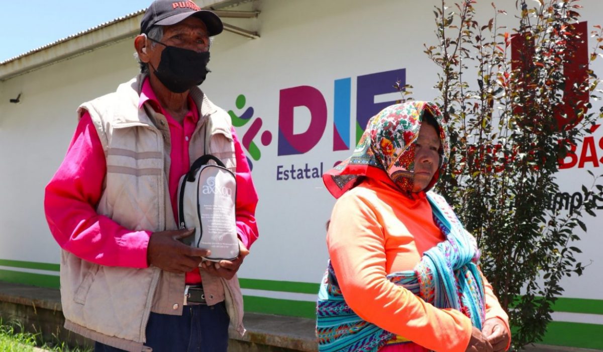 Atiende DIF Estatal necesidades de habitantes de Guachochi y Morelos con la entrega de 130 aparatos auditivos