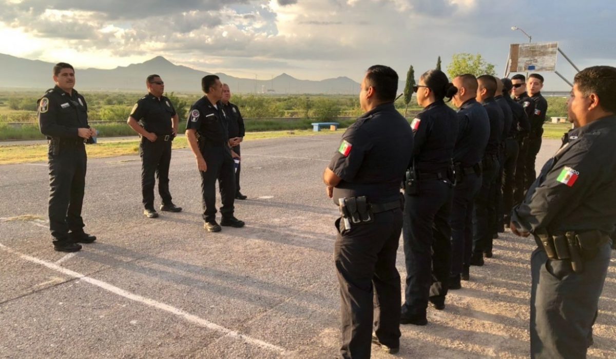 Atienden policías municipales a vecinos de Praderas del Sur con 24 Horas en tu Barrio