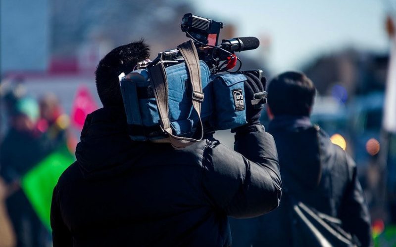 En México se buscan castigar al que exponga a periodistas