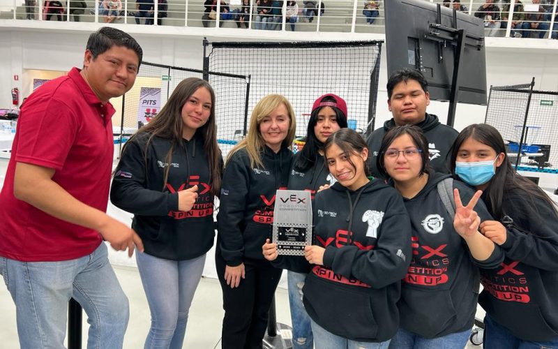 Arrasa CECyTECH en campeonato de robótica en Ciudad Juárez