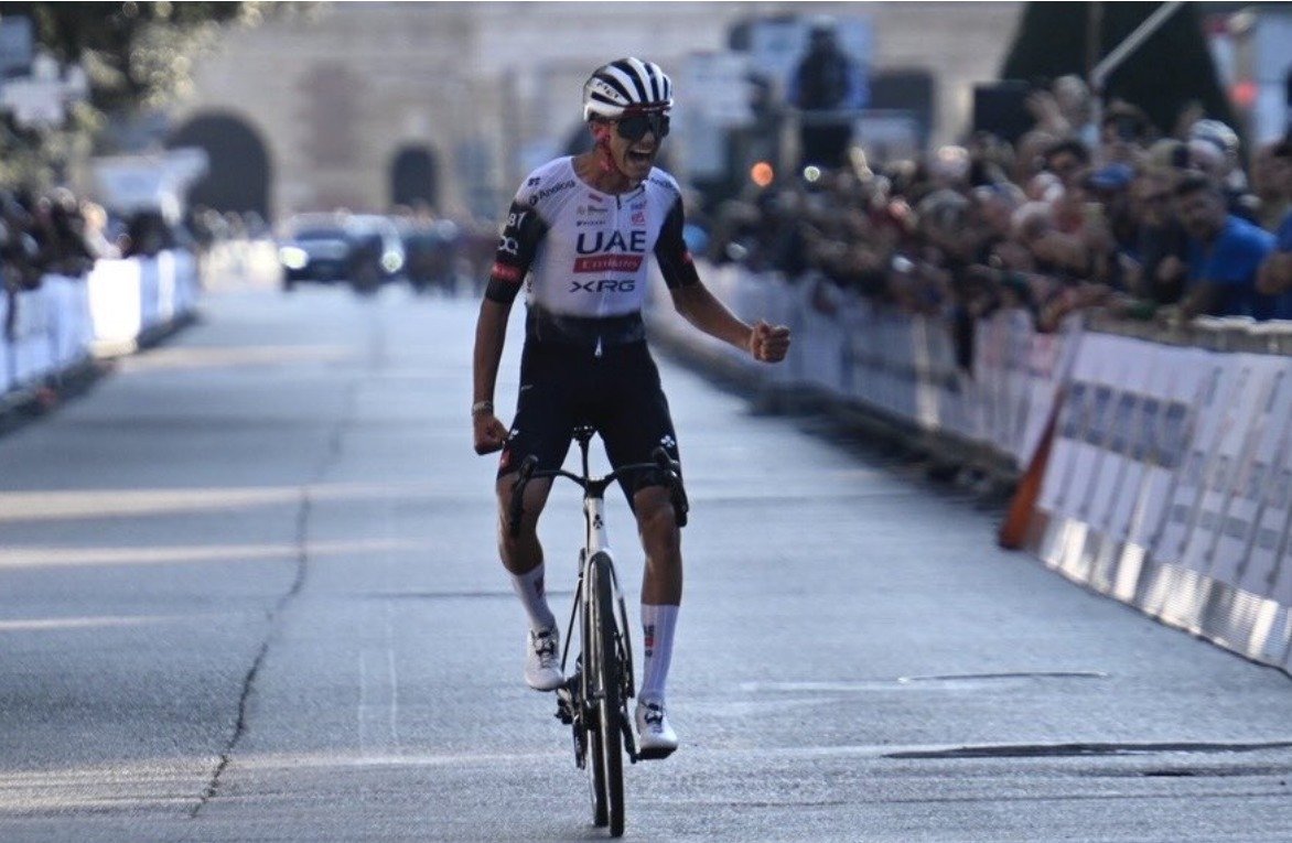 ¡Imparable! Isaac del Toro gana el Giro de Veneto y consigue su victoria número 16 del 2025