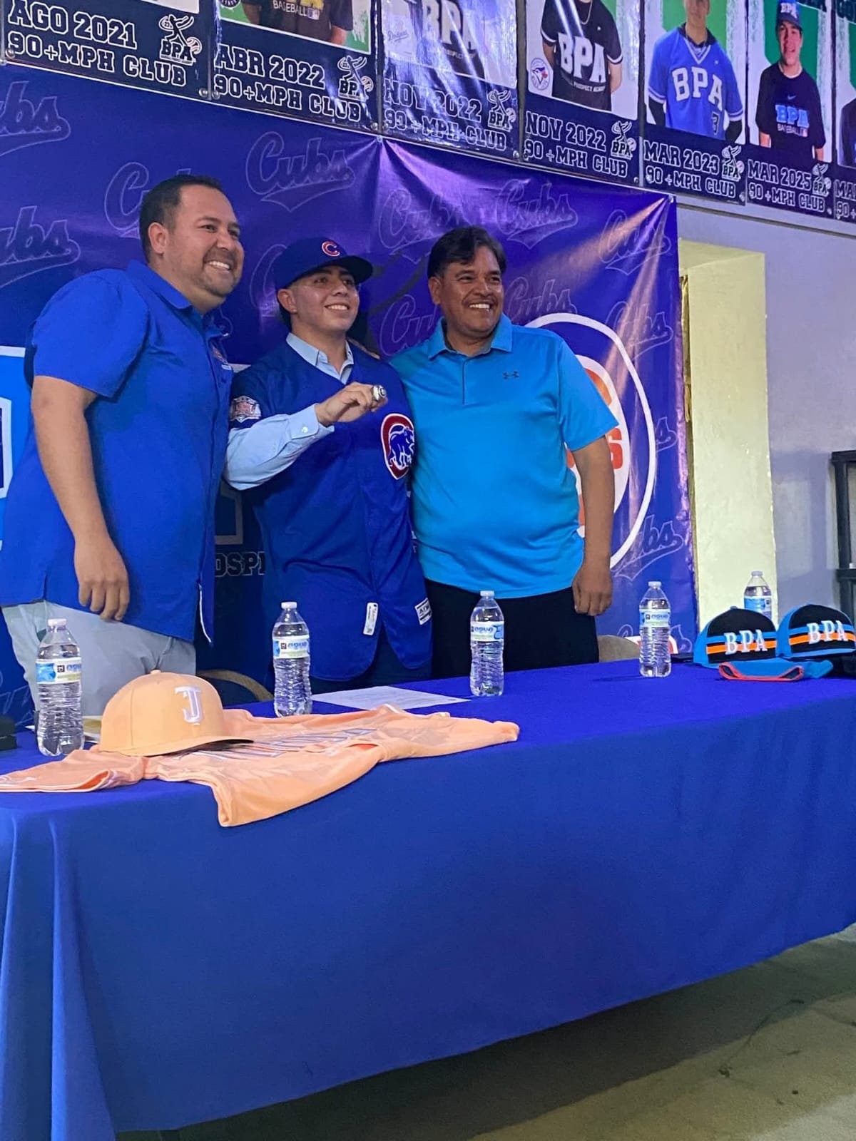 Orgullo Chihuahuense: José Ramón González firma con los Chicago Cubs y pone en alto el nombre de Chihuahua