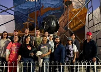 Concluyen reconstrucción de mural histórico en Meoqui con apoyo de la UACH.