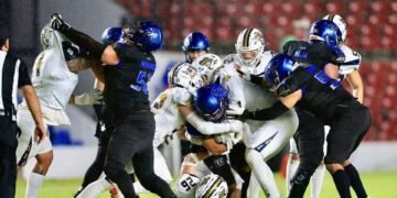 Caudillos recibe a Gallos Negros en una noche especial con invitado de lujo de la NFL