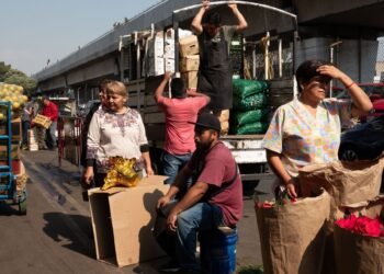 Incertidumbre económica frena inversión privada y reduce expectativas de crecimiento en México.