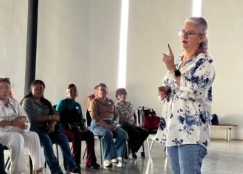 Imparte CEAVE taller psicosocial a familias de personas desaparecidas en Hidalgo del Parral