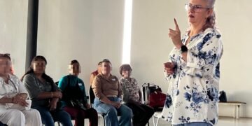 Imparte CEAVE taller psicosocial a familias de personas desaparecidas en Hidalgo del Parral
