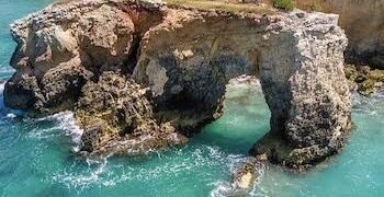 La fortuna digital de Anguila: cómo dos simples letras transformaron la economía de una isla caribeña