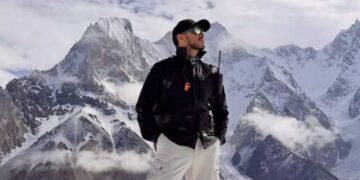 La montaña se cobra al ‘intocable’: Muere en una avalancha Nirmal Purja, el hombre que desafió la gravedad en los 14 techos del mundo