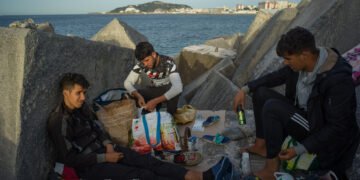 ¿Fronteras de papel o crimen geopolítico? La tragedia de Ceuta escala a 72 muertos en la mayor invasión y crisis migratoria de la historia de Europa