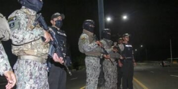 Nuevos toques de queda en Ecuador buscan frenar la violencia criminal sin una solución definitiva